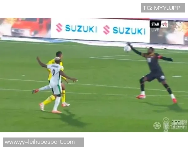 乌尔比希禁区外手球争议德足协解释手臂自然状态未出牌原因