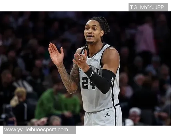 瓦塞尔状态低迷13投仅5中收获17分4篮板球队正负值惨淡10