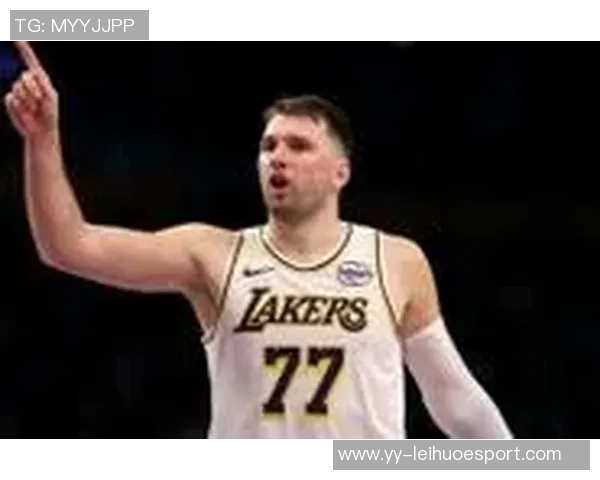 东契奇称赞海斯在挡拆配合中总能精准找到最佳接应位置