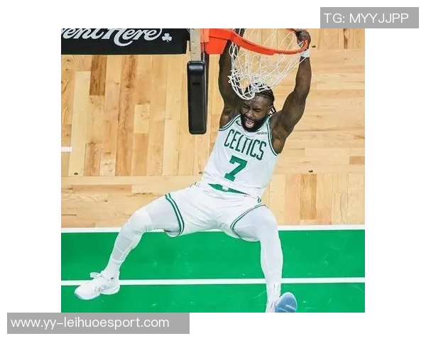 布朗回应质疑称将全力展现绿军篮球风格与实力