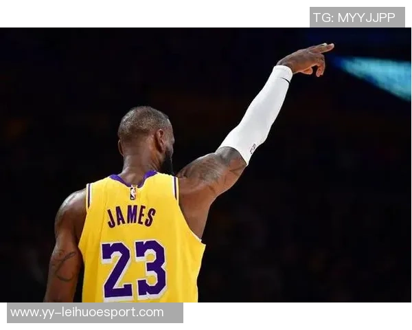 弗拉格18岁单场得分25创历史仅次于詹姆斯的辉煌成就 弗拉格18岁单场得分25创历史仅次于詹姆斯的辉煌成就